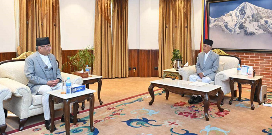 राष्ट्रपति भेटेर फर्किए प्रधानमन्त्री
